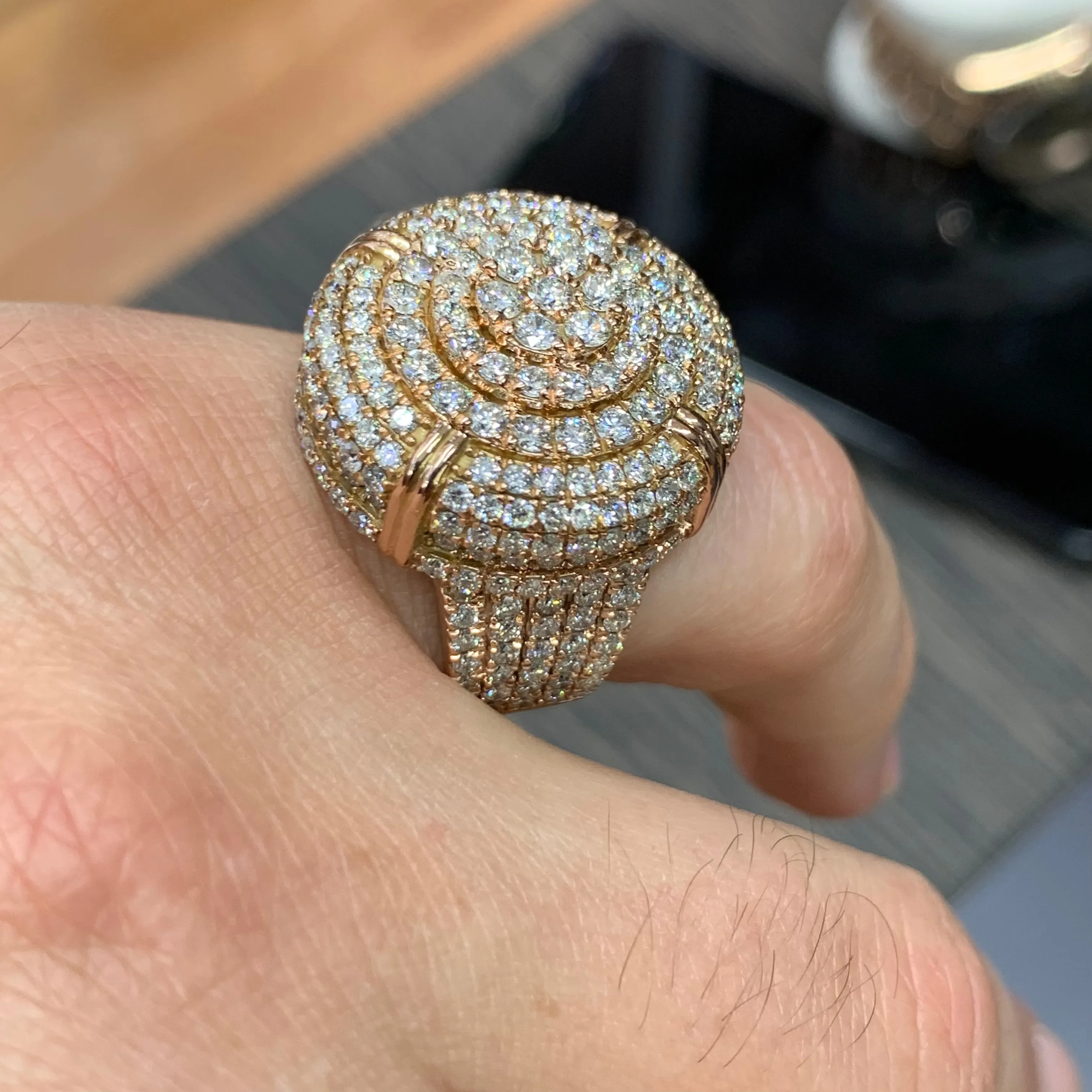 4.24ct Diamond 14k Gold Round Ring (side diamonds)