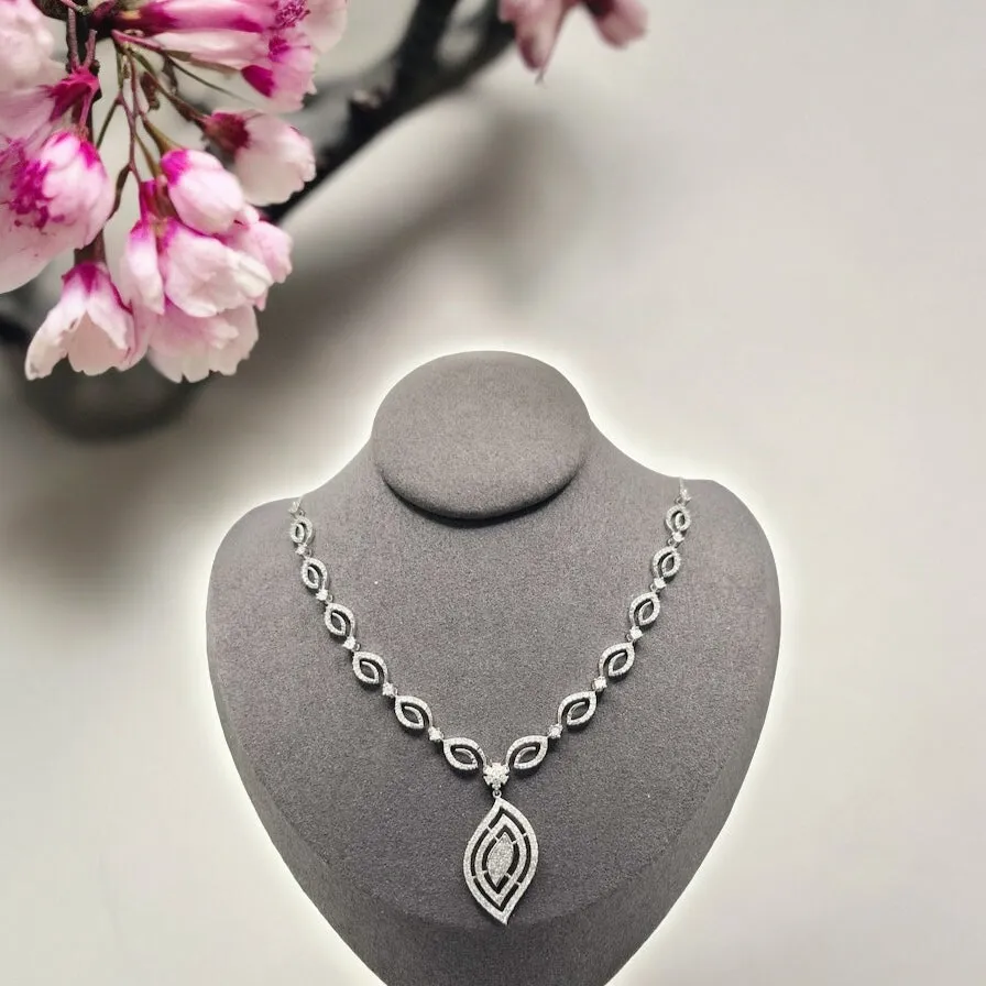 ALORA DIAMOND NECKLACE