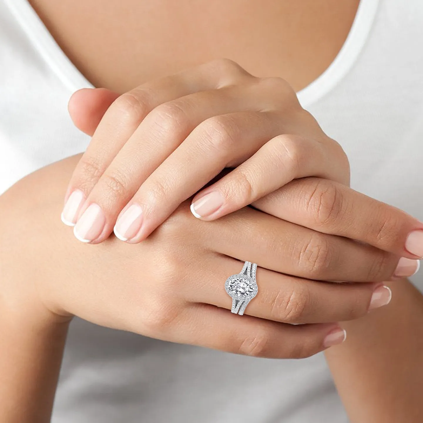 Corsica - Pave Wedding Band with Curve (0.34 CT)