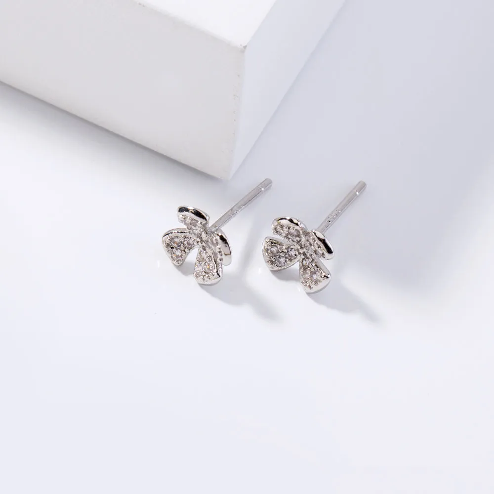 European and American cross-border hot selling earrings female trendy brand 4-petal flower zircon small earrings, small fresh sense of daily simple earrings