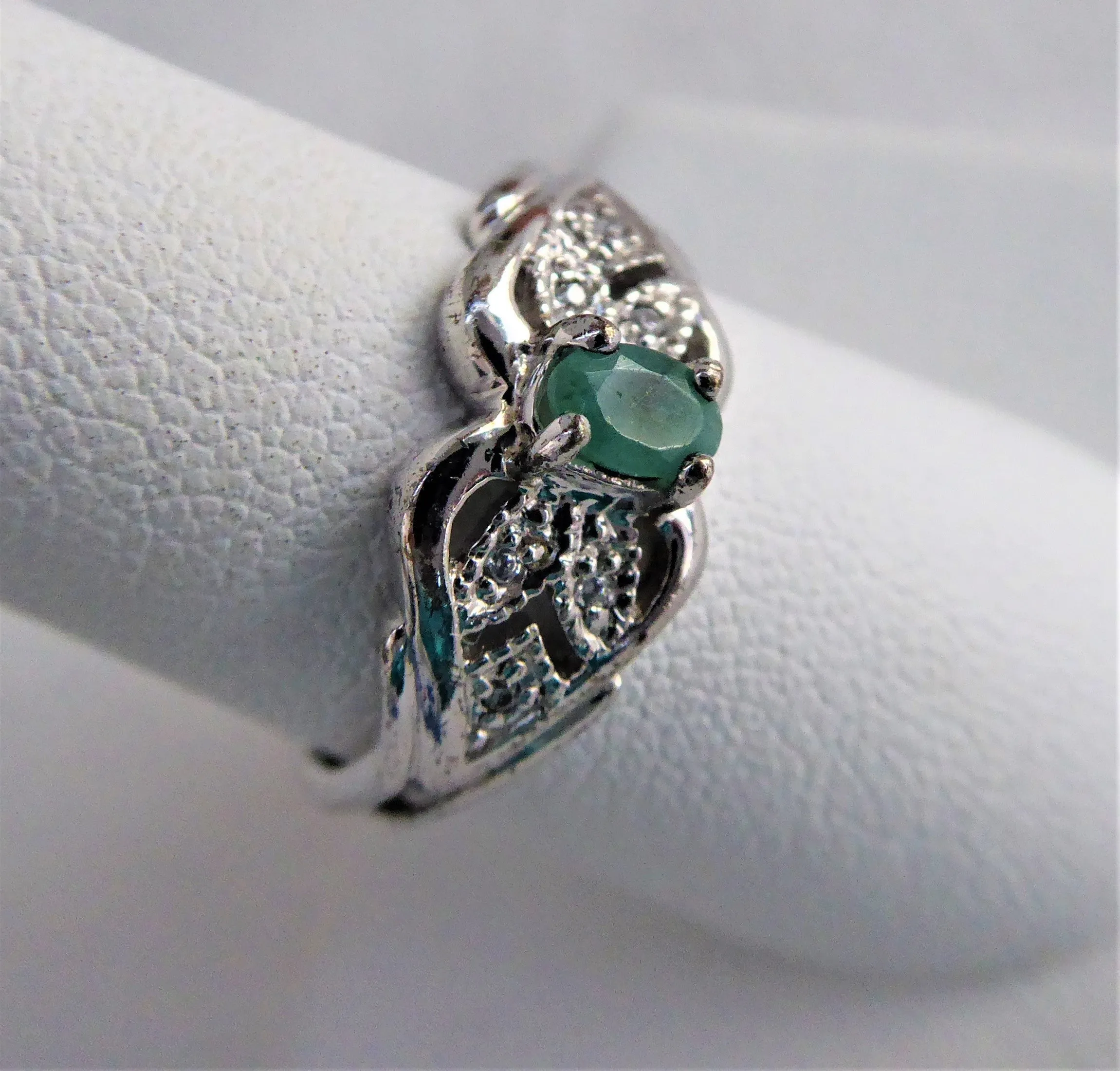 Genuine Natural Emerald Ring 6 Diamonds 925 Silver Estate Size 8 Vintage 1970s