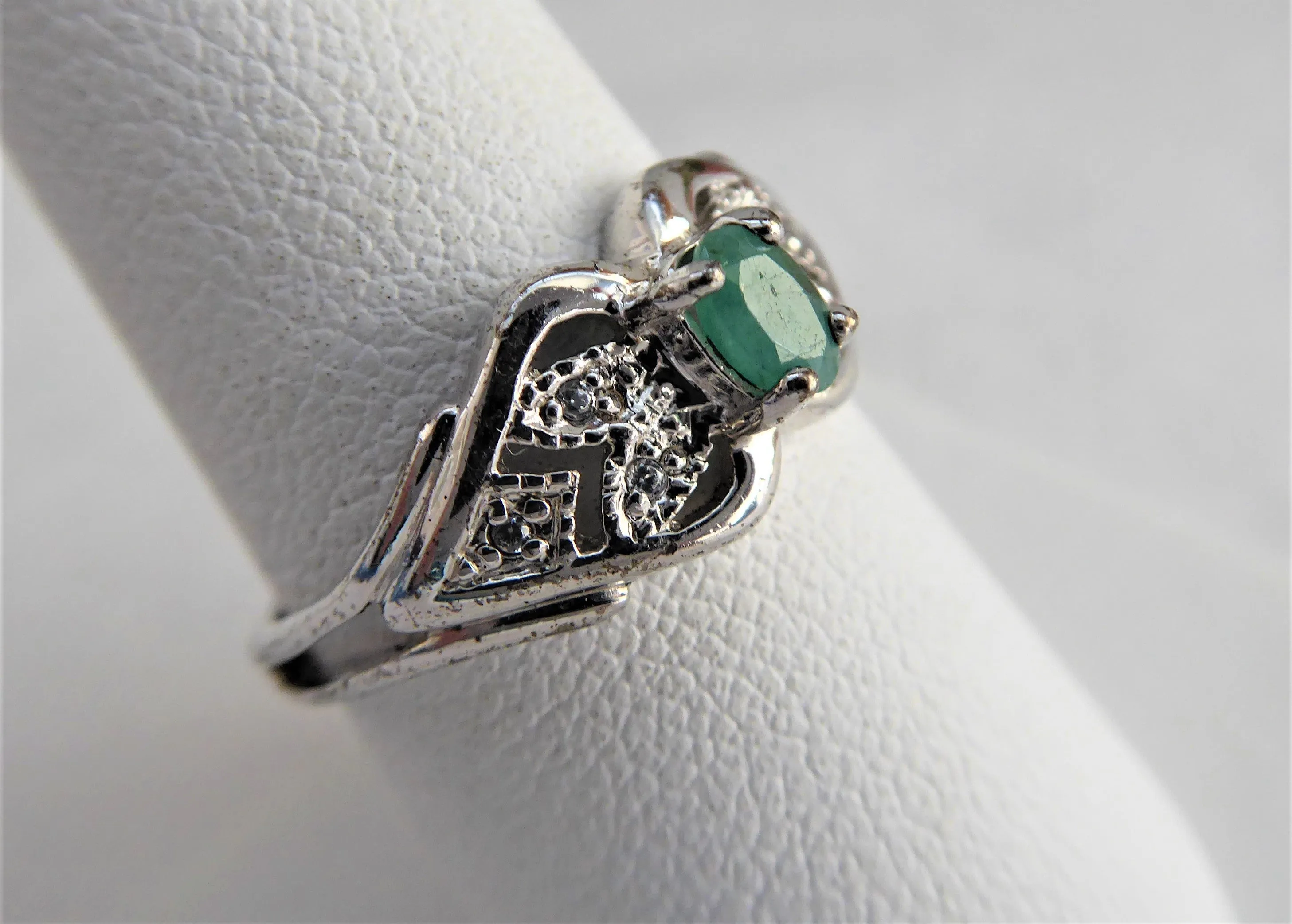 Genuine Natural Emerald Ring 6 Diamonds 925 Silver Estate Size 8 Vintage 1970s