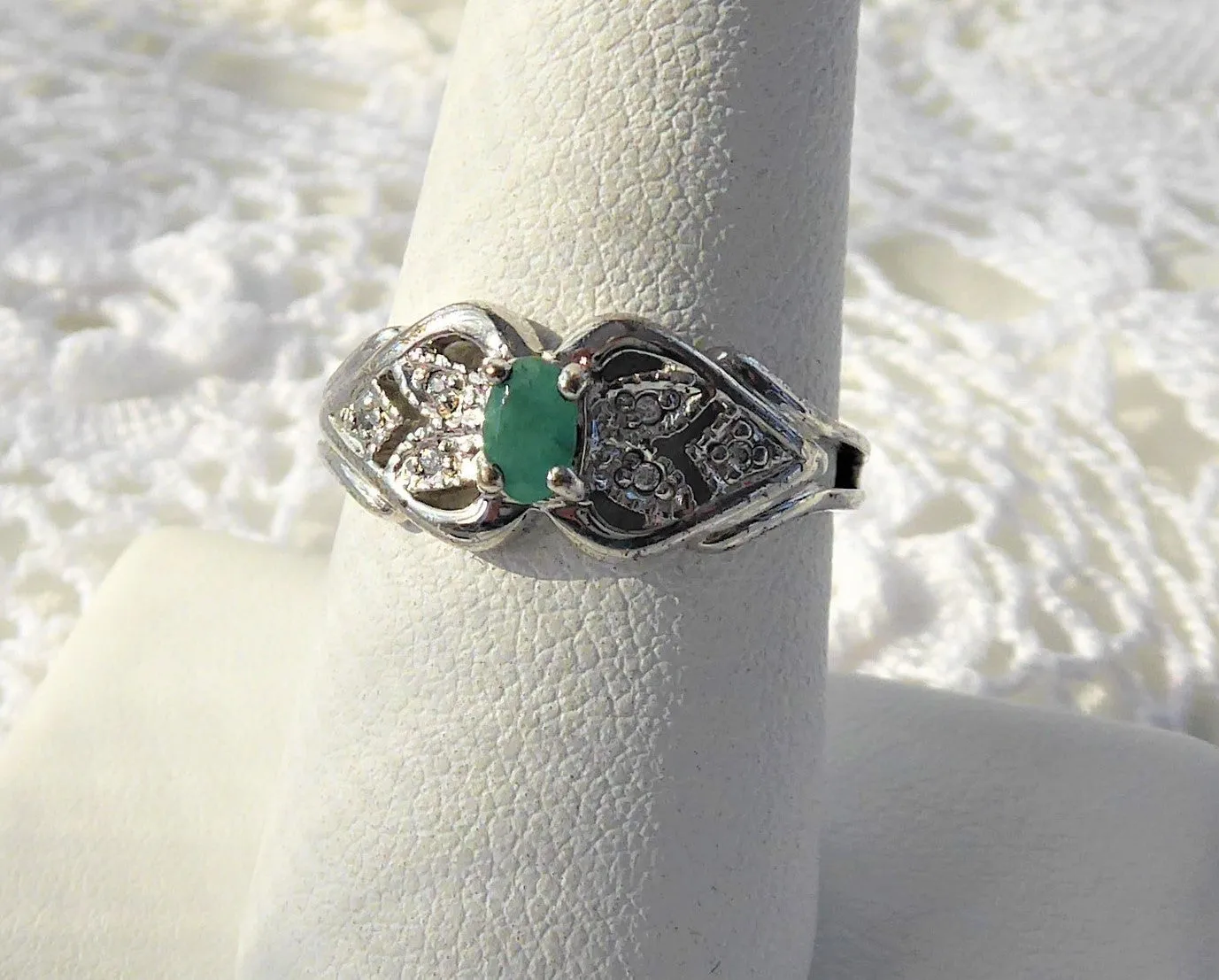 Genuine Natural Emerald Ring 6 Diamonds 925 Silver Estate Size 8 Vintage 1970s
