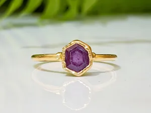 Pink Star Sapphire ring in 18k Gold