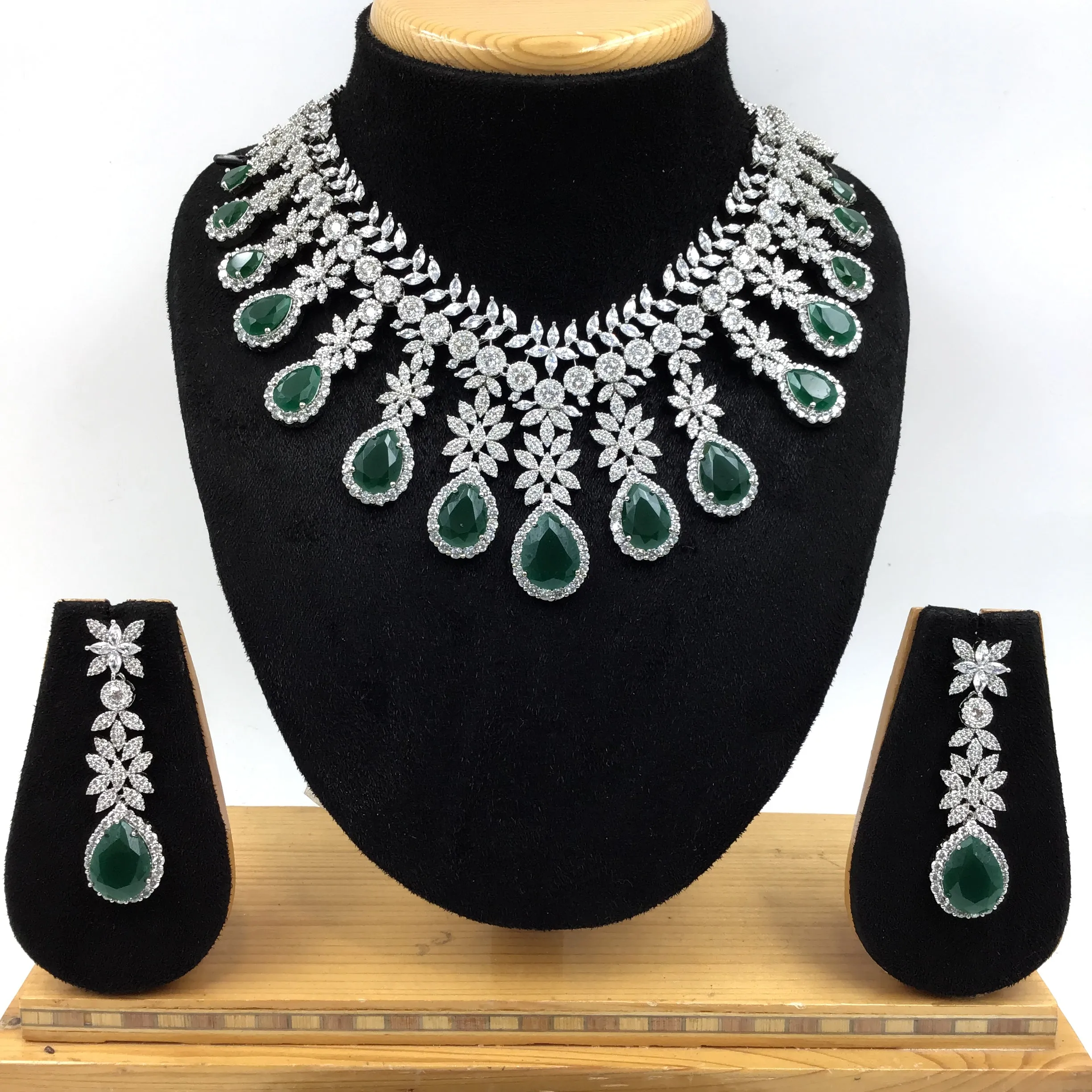 Round Neck Zircon/AD Necklace Set 10769-69