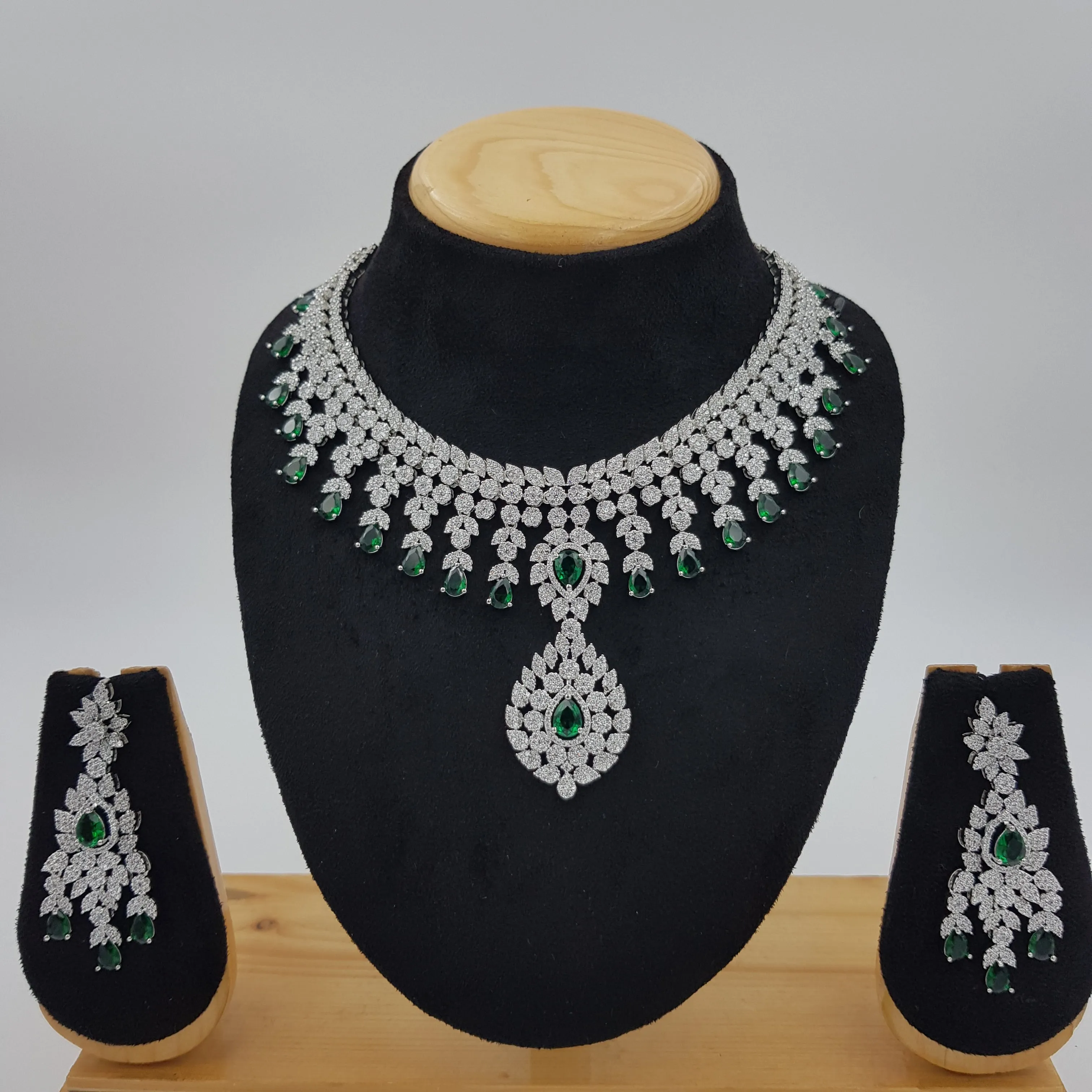 Round Neck Zircon/AD Necklace Set 8572-08