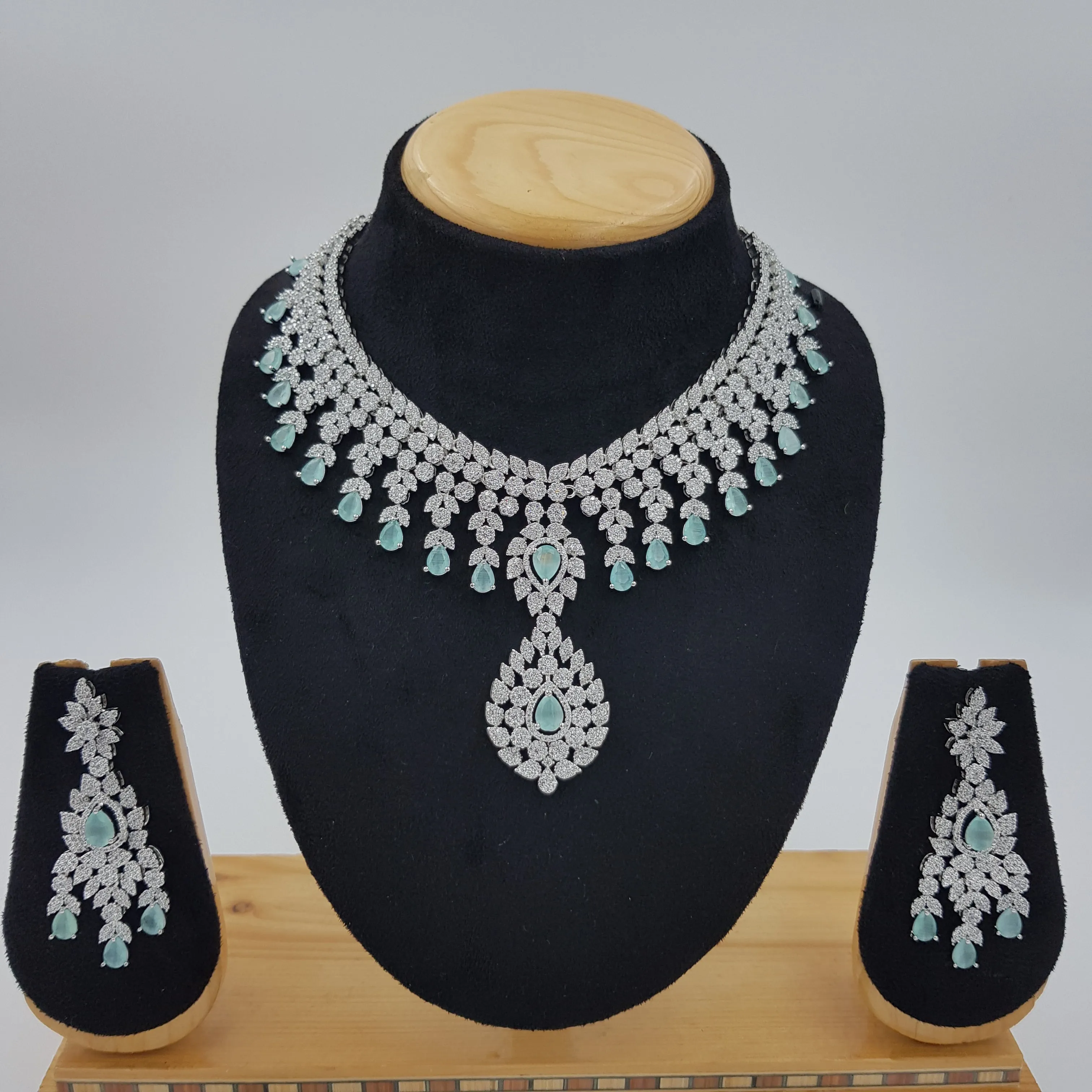 Round Neck Zircon/AD Necklace Set 8572-08
