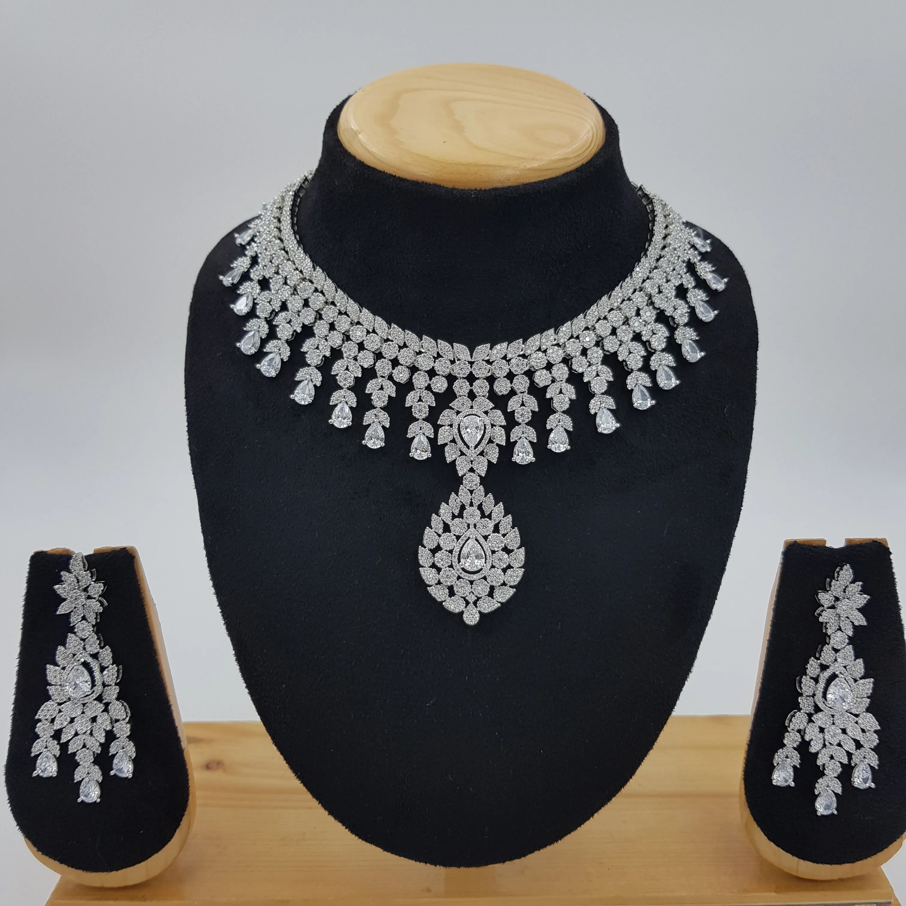 Round Neck Zircon/AD Necklace Set 8572-08