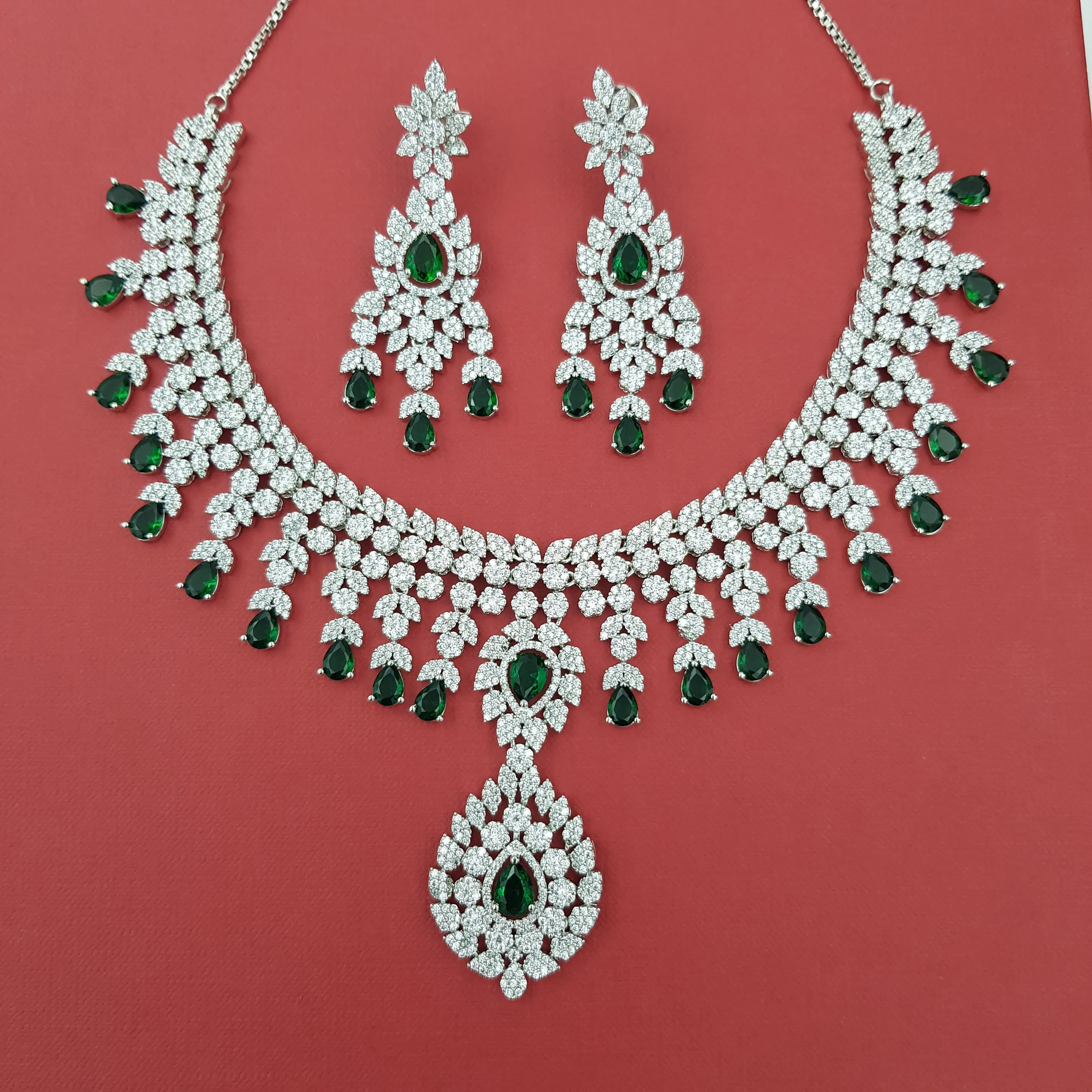 Round Neck Zircon/AD Necklace Set 8572-08