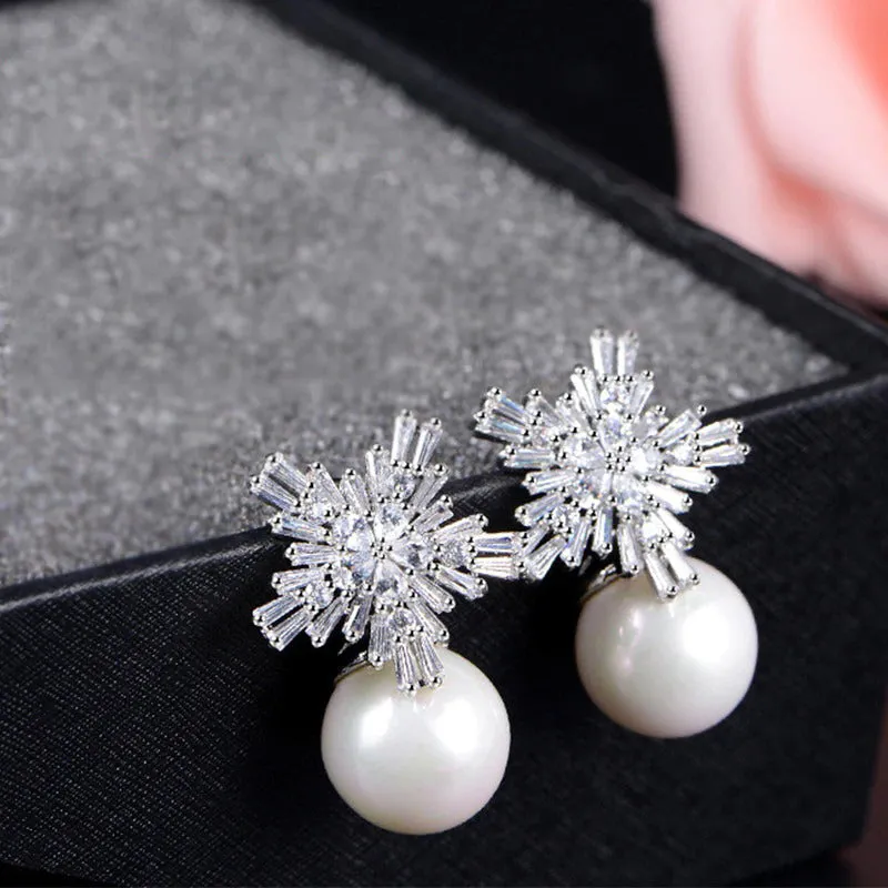 Wonderful Rhinestone Snowflakes Pearl Stud Earrings