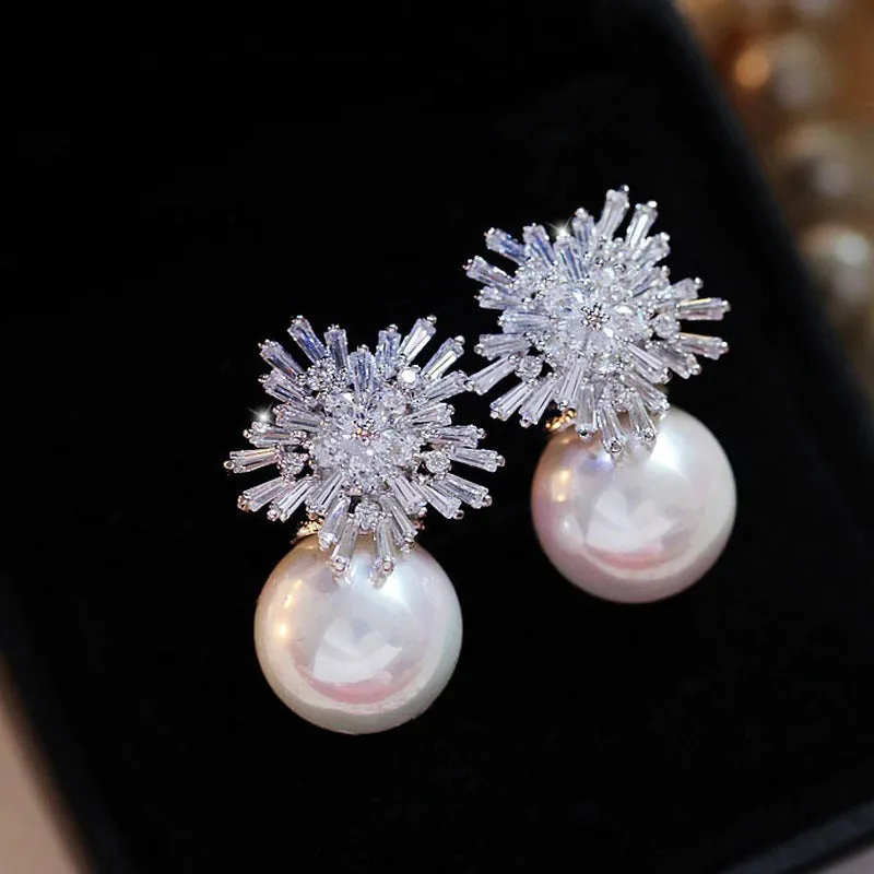 Wonderful Rhinestone Snowflakes Pearl Stud Earrings